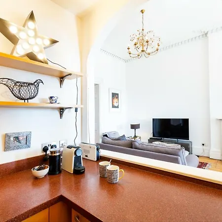 Elegant Period Clifton Balcony Apt - Simplycheckin Bristol Exterior photo