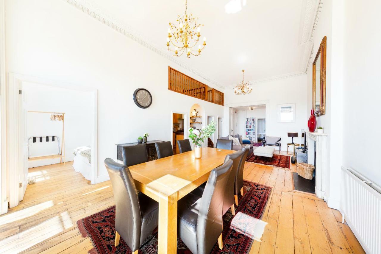 Elegant Period Clifton Balcony - Simplycheckin