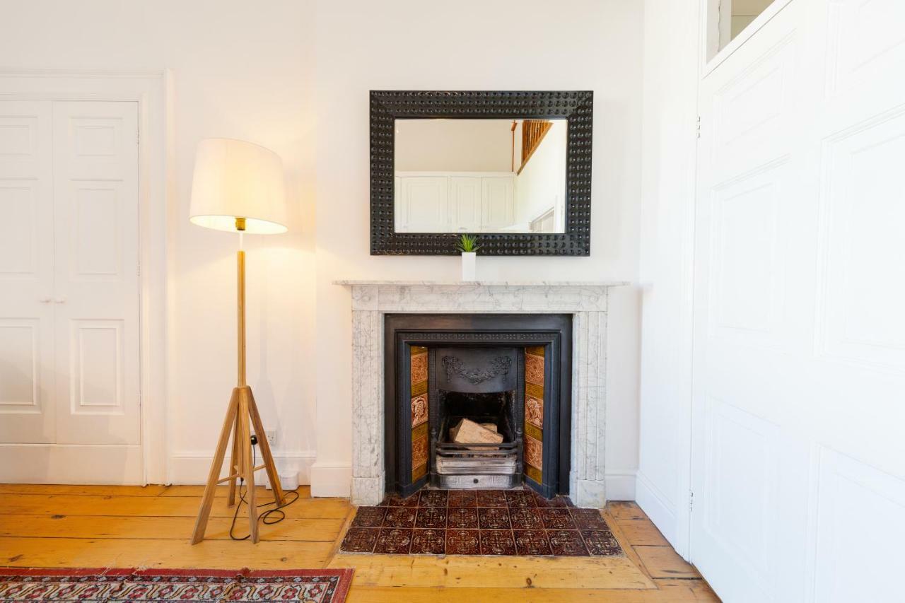 Elegant Period Clifton Balcony - Simplycheckin Bristol